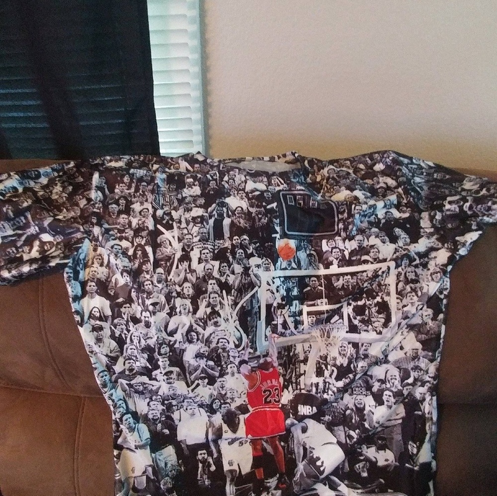 Shirts - Picture 4 of 4